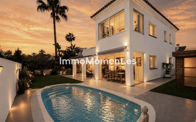 Villa independiente - Reventa - Estepona  - Estepona Centro