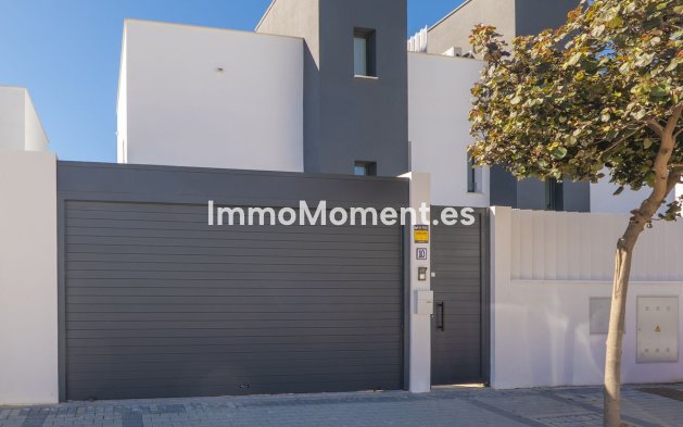 Villa independiente - Reventa - Estepona  - Estepona Centro