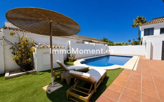 Villa independiente - Reventa - Estepona  - Estepona Centro