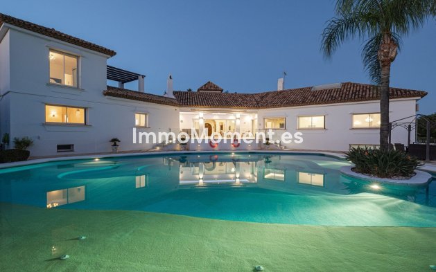 Villa independiente - Reventa - Estepona  - New Golden Mile
