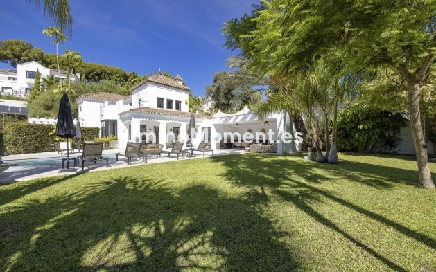 Villa independiente - Reventa - Estepona  - New Golden Mile