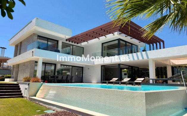 Villa independiente - Reventa - Estepona  - New Golden Mile