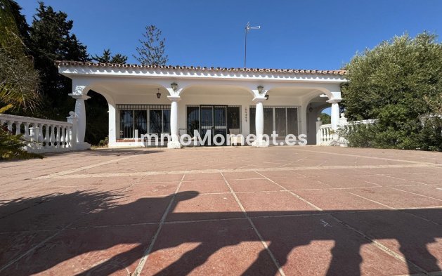 Villa independiente - Reventa - Estepona  - RSO-88180