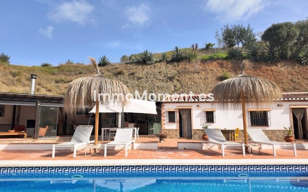 Villa independiente - Reventa - Interior  - Alora