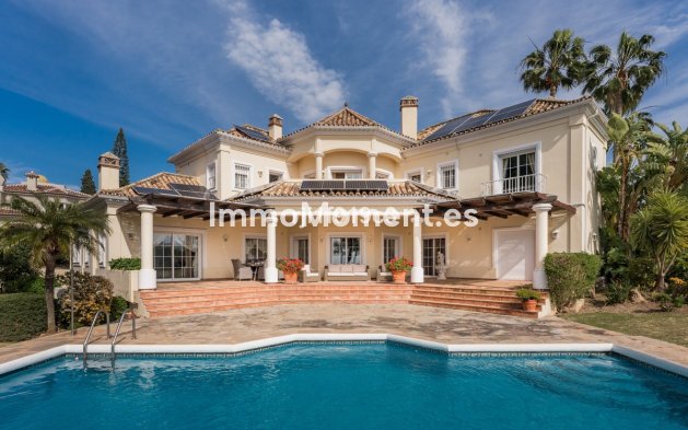 Villa independiente - Reventa - Marbella - Elviria