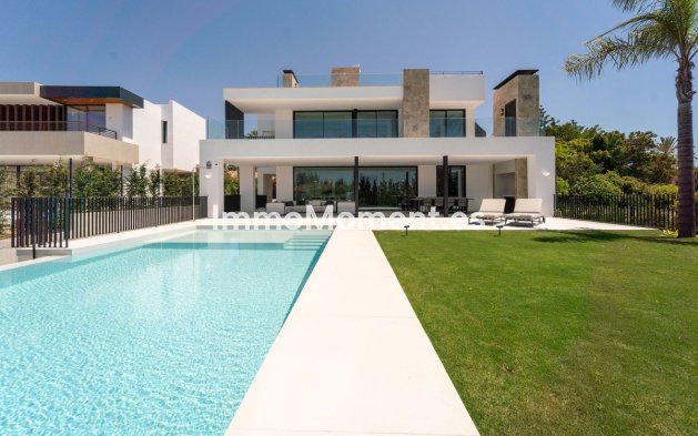 Villa independiente - Reventa - Marbella - Nueva Andalucía