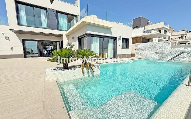 Villa independiente - Reventa - San Miguel de Salinas - San Miguel de Salinas Centro