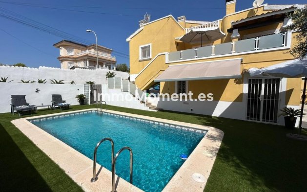 Villa independiente - Reventa - San Miguel de Salinas - San Miguel de Salinas Centro
