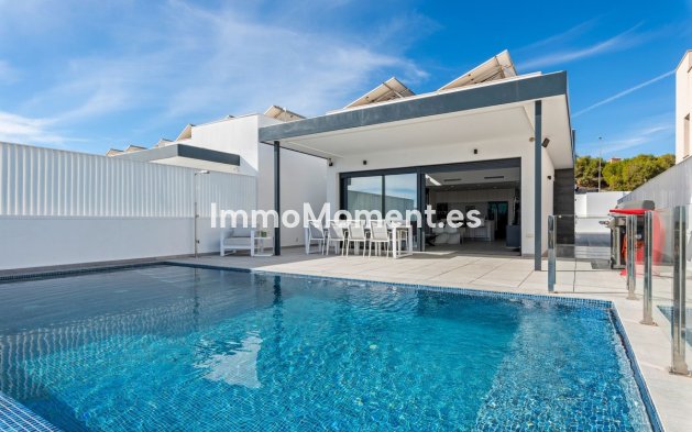 Villa independiente - Reventa - San Miguel de Salinas - San Miguel de Salinas Centro