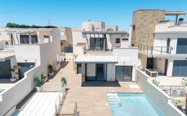 Villa independiente - Reventa - San Miguel de Salinas - San Miguel de Salinas Centro