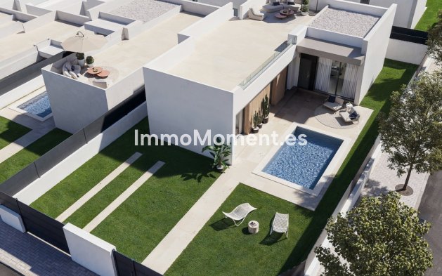 Villa independiente - Reventa - San Miguel de Salinas - San Miguel