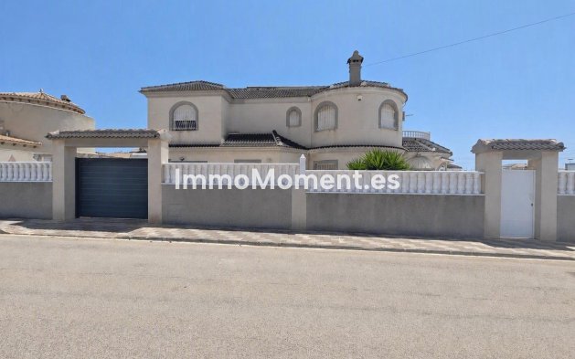 Villa independiente - Reventa - Torrevieja - La Siesta