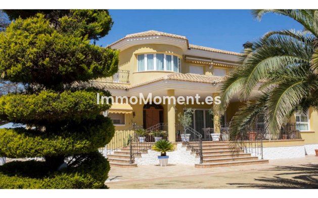Villa independiente - Reventa - Yecla - Yecla Centro