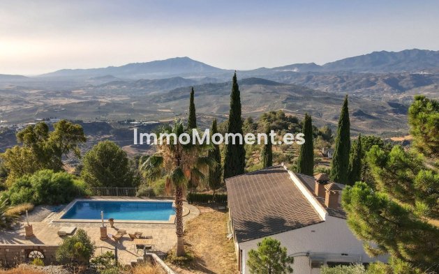 Villa individuelle - Revente - Intérieur                       - Alozaina