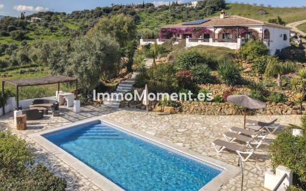 Villa individuelle - Revente - Intérieur                       - Alozaina