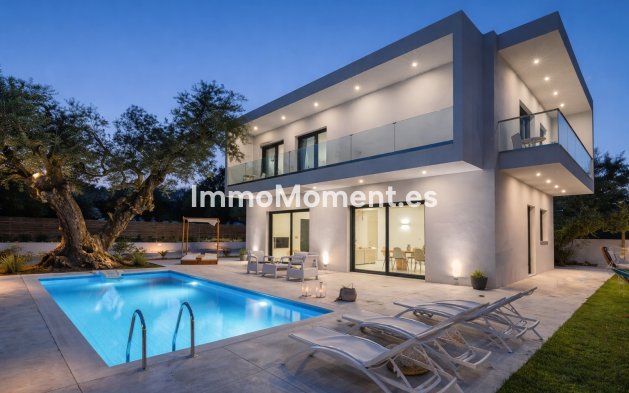 Villa - New Build - Estepona - Estepona