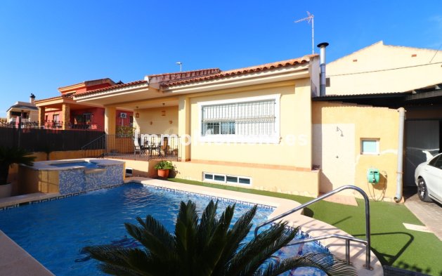 Villa - Resale - Almoradí - El Saladar