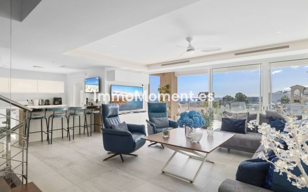 Villa - Resale - Benalmadena - Benalmadena Centro