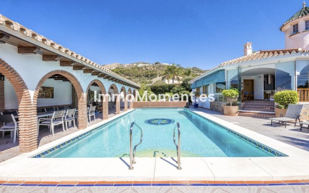 Villa - Resale - Benalmadena - Benalmadena Costa