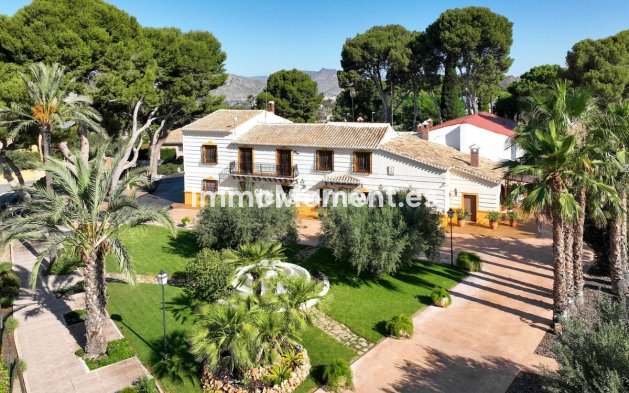 Villa - Resale - Elda - Elda Centro