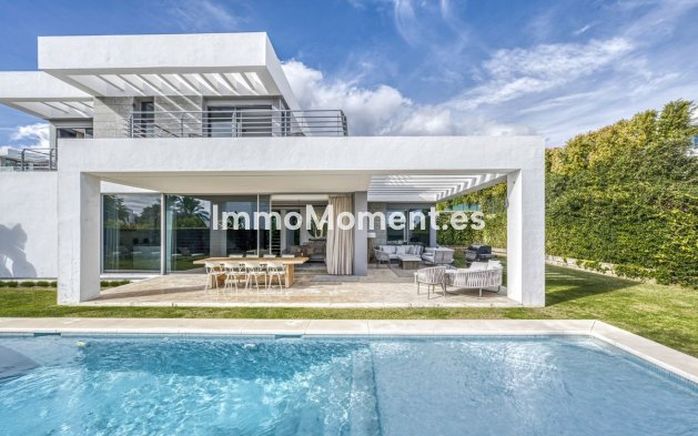Villa - Resale - Estepona - Estepona Centro