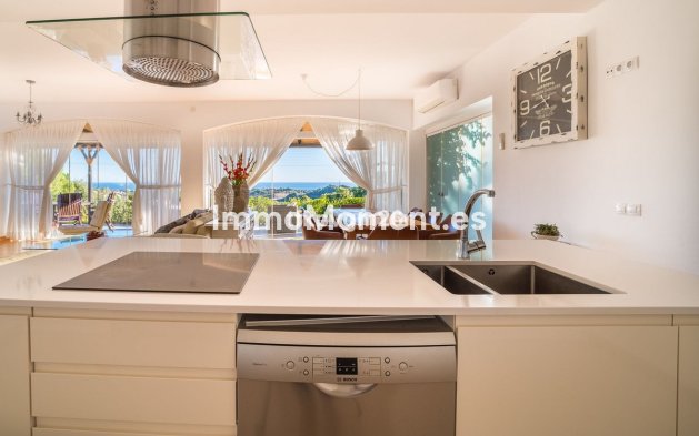 Villa - Resale - Estepona - Estepona Centro