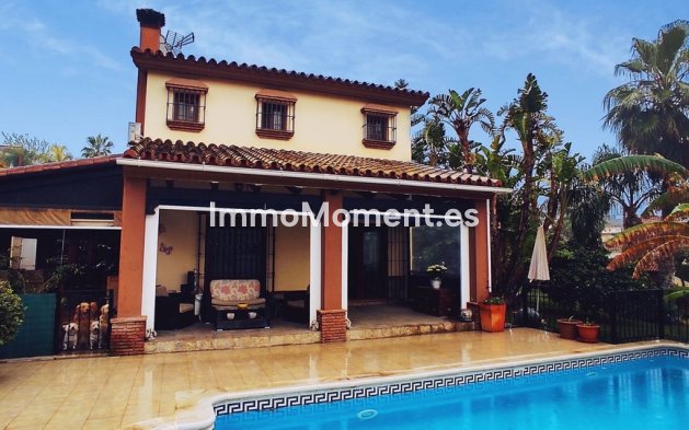 Villa - Resale - Inland  - Alhaurín el Grande Centro