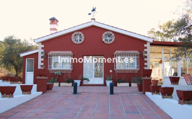 Villa - Resale - Inland  - Coín