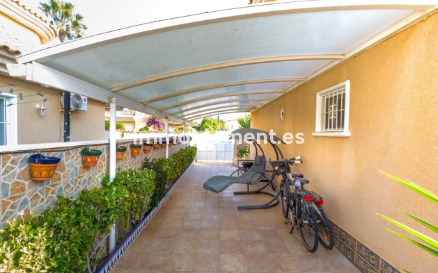 Villa - Resale - Torrevieja - Torrevieja Centro