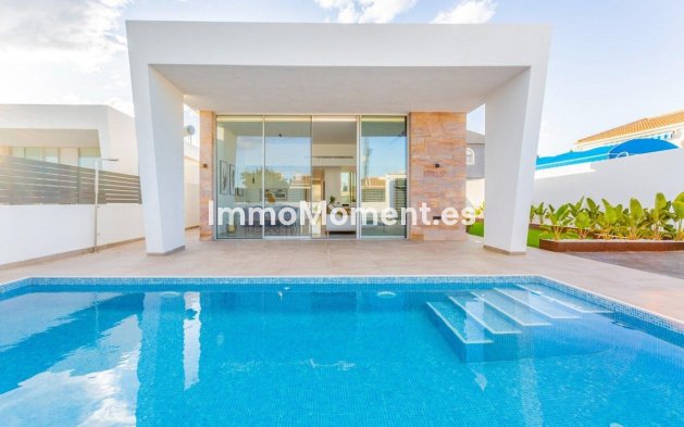 Villa - Resale - Torrevieja - Torrevieja Centro