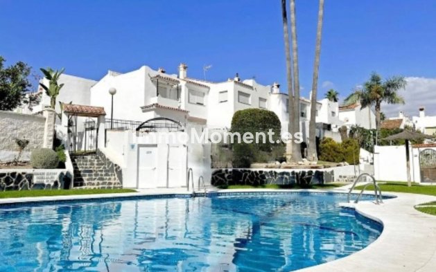 Villa - Wiederverkauf - Estepona  - Estepona Centro