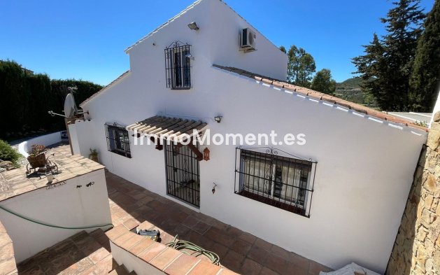 Villa - Wiederverkauf - Estepona  - Estepona Centro