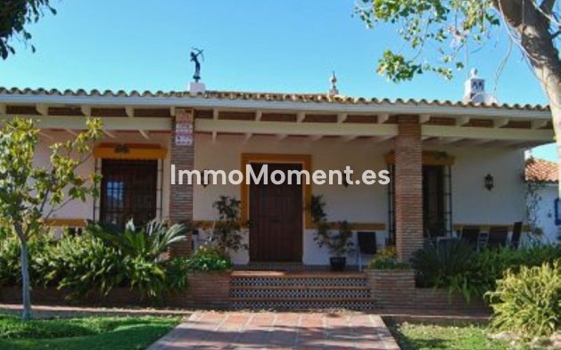 Villa - Wiederverkauf -   Inländisch - Alhaurín de la Torre