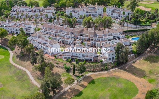 Villa - Wiederverkauf -   Inländisch - Alhaurín de la Torre