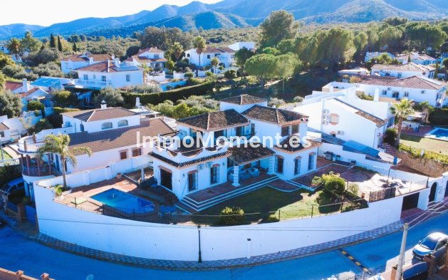 Villa - Wiederverkauf -   Inländisch - Alhaurín el Grande Centro