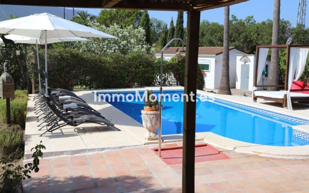 Villa - Wiederverkauf -   Inländisch - Alhaurín el Grande Centro