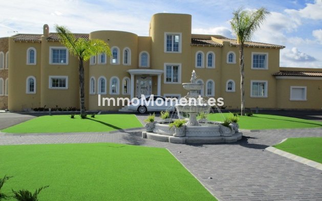 Villa - Wiederverkauf - La Nucía - La Nucia Centro