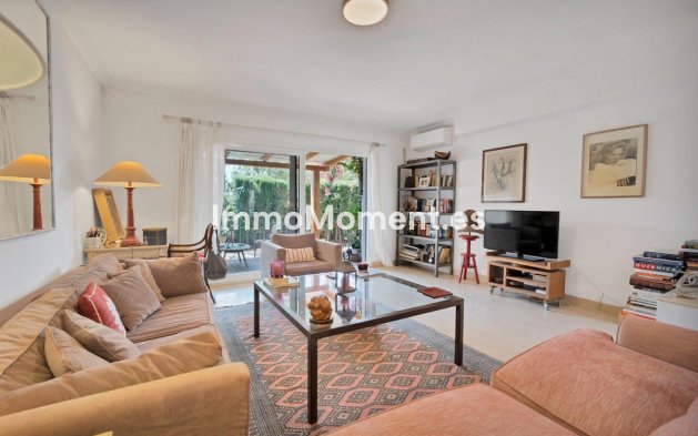 Villa - Wiederverkauf - Marbella - Nagüeles