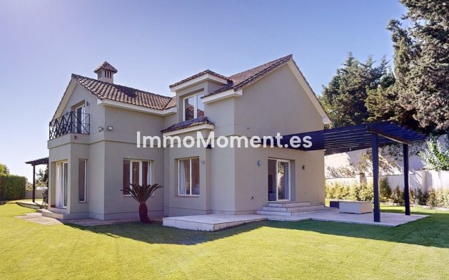 Villa - Wiederverkauf - Sotogrande - Sotogrande Costa