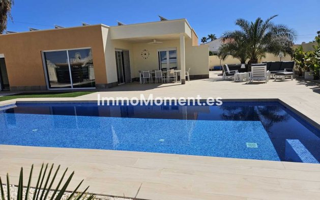 Villa - Wiederverkauf - Torrevieja - Torrevieja Centro