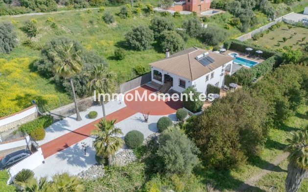 Vrijstaande villa - Bestaande woning - Binnenland  - Alhaurín el Grande Centro