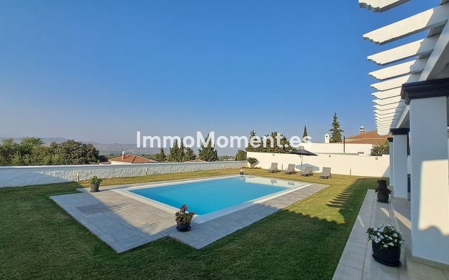 Vrijstaande villa - Bestaande woning - Binnenland  - Alhaurín el Grande Centro