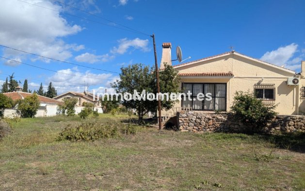 Vrijstaande villa - Bestaande woning - Binnenland  - Alhaurín el Grande Centro