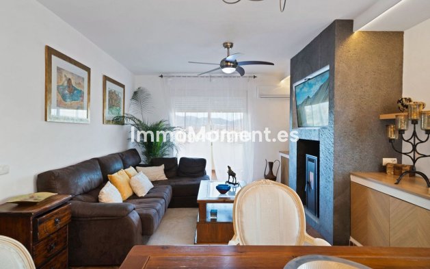 Vrijstaande villa - Bestaande woning - Binnenland  - Coín