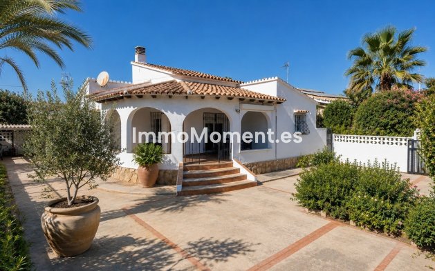 Vrijstaande villa - Bestaande woning - Denia - Denia Centro