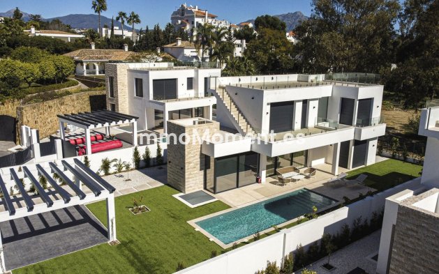 Vrijstaande villa - Bestaande woning - Estepona  - Atalaya