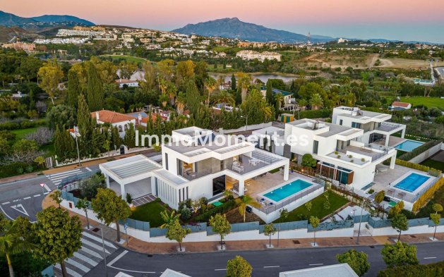 Vrijstaande villa - Bestaande woning - Estepona  - Cancelada