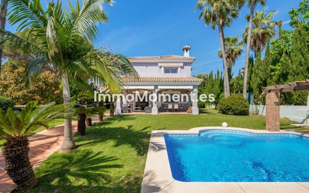Vrijstaande villa - Bestaande woning - Estepona  - Estepona Centro