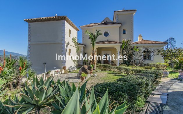 Vrijstaande villa - Bestaande woning - Estepona  - Estepona Centro