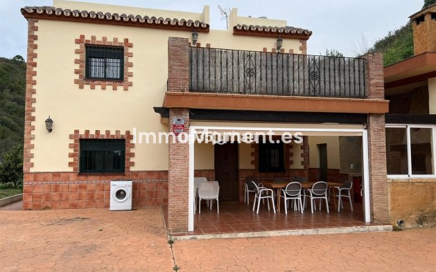 Vrijstaande villa - Bestaande woning - Estepona  - Estepona Centro